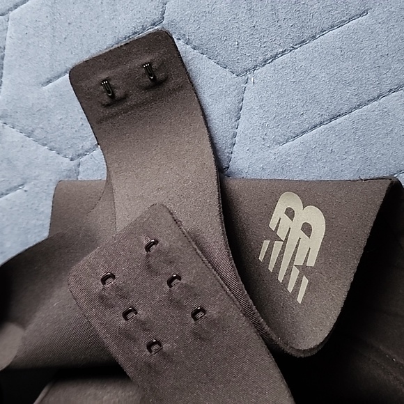 New Balance Threaded Racerback Bra - Picture 4 of 4